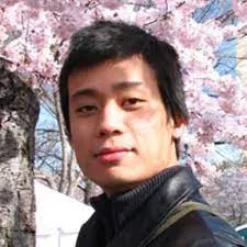 Headshot of Pacharasut (Pat) Sujarittanonta